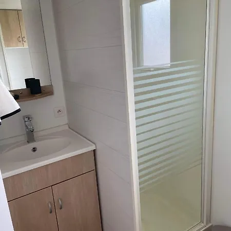 营地 Mobil-home 4/6 Personnes , Terrasse Couverte ,piscine Chauffee . *